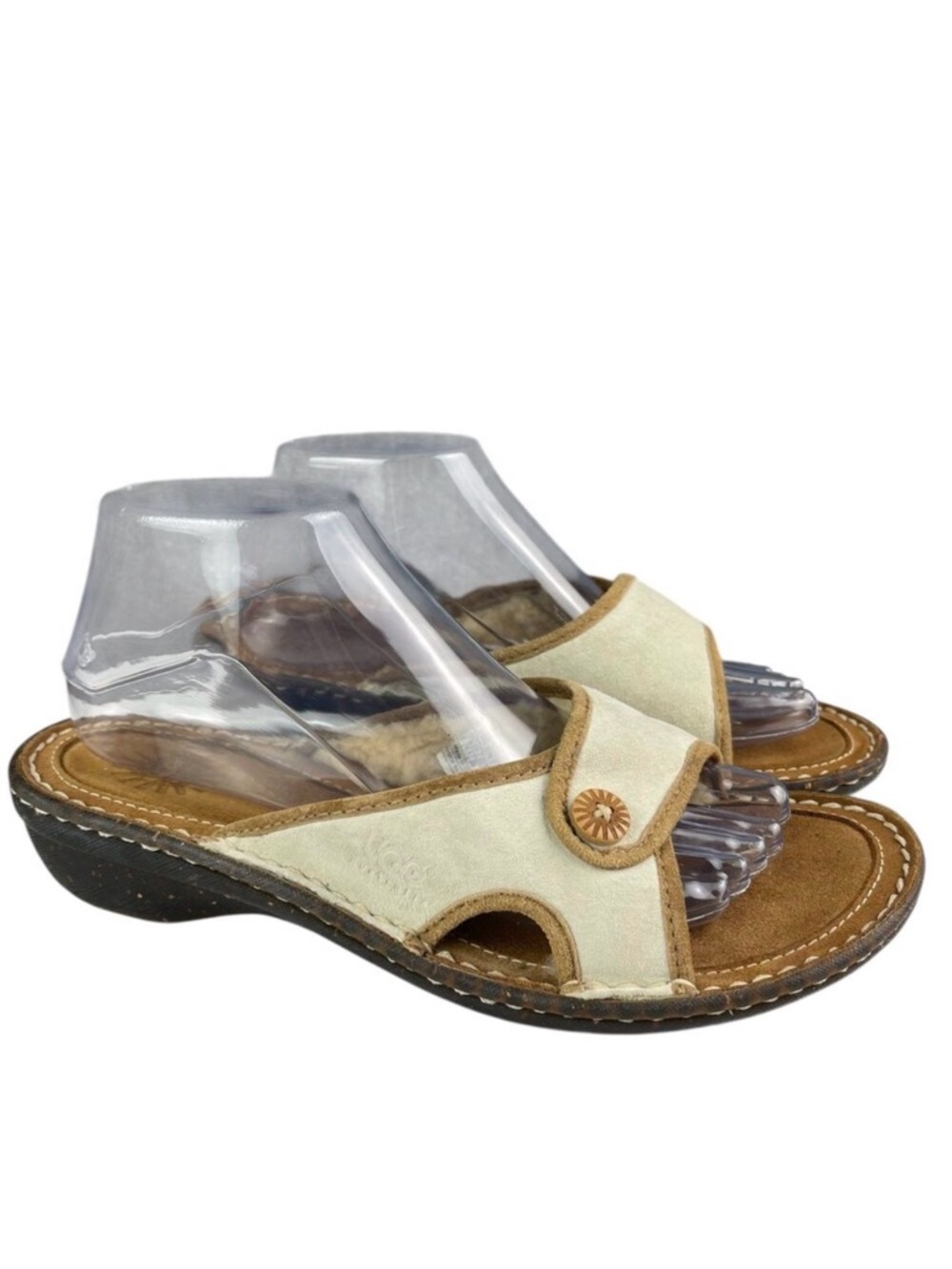 UGG Women’s Kalama Slide Sandals 8 Beige Suede Sheepskin Lined Slip‑On Open Toe